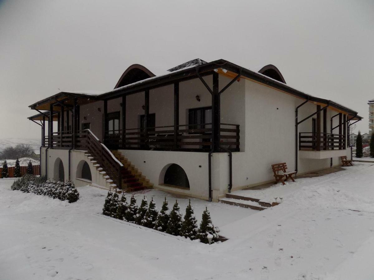 Hotel Tango Margo Valea Lupului  Exterior foto