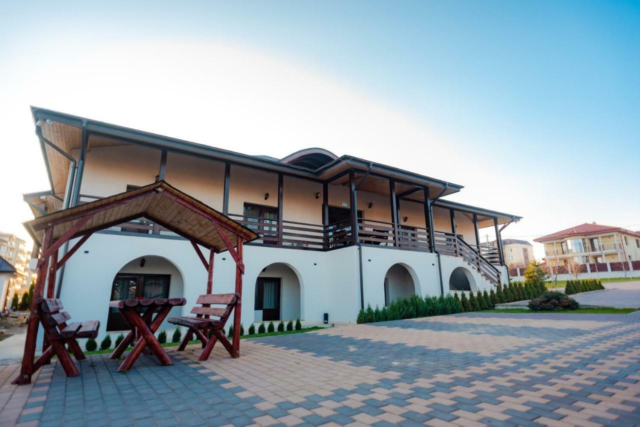 Hotel Tango Margo Valea Lupului  Exterior foto