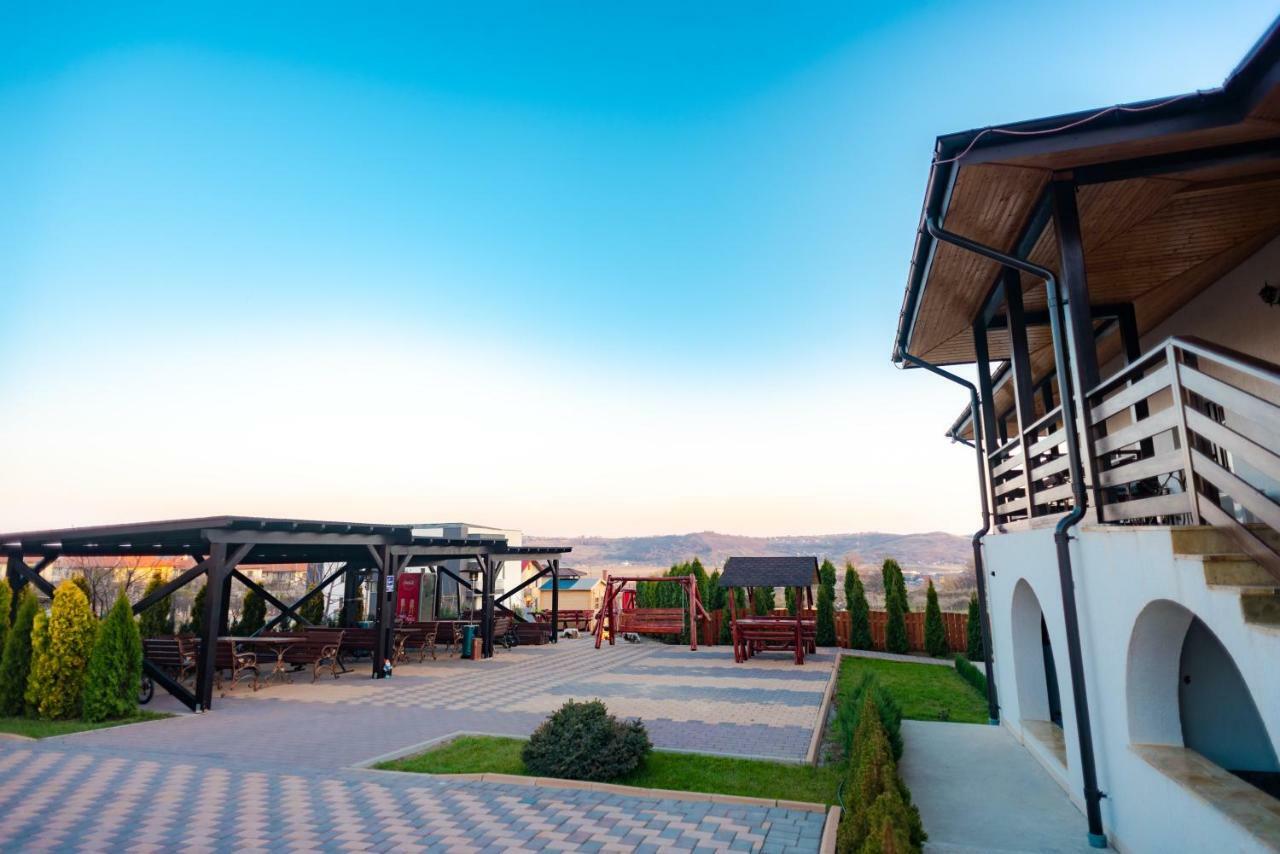 Hotel Tango Margo Valea Lupului  Exterior foto